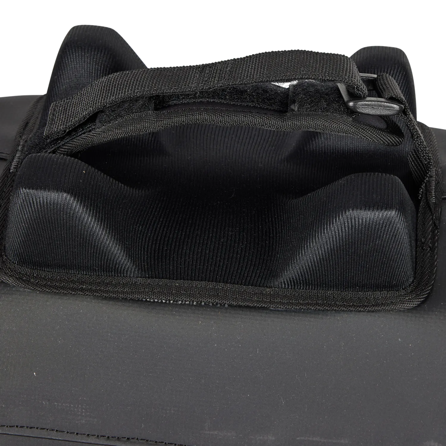 Fox Premium Tailgate Cover - Image 4